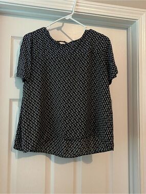Black Printed Short-Sleeve Women's Top